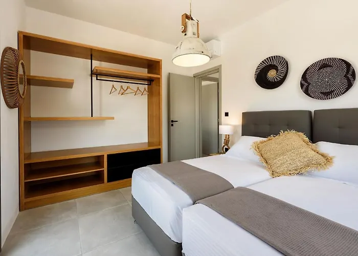 Willa Paros Blue Senses Alikí